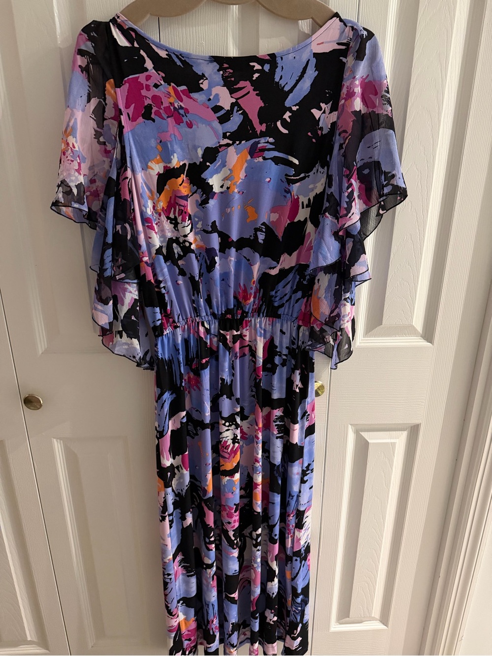 Flowy Lavender Abstract Maxi Dress - Picture 2 of 5